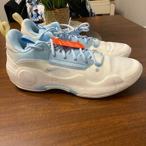 Way of Wade 10 Low "Ice Blood" Sneakers men’s size 15